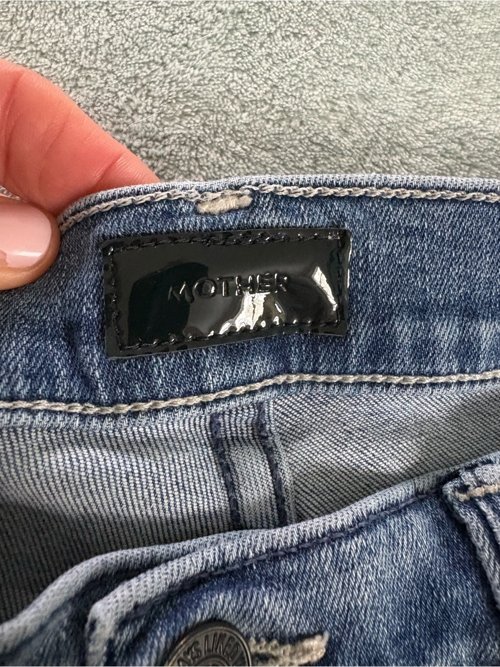 MOTHER midrise Dazzle ankle 
We the Animals 
Size 26 - Picture 3 of 7